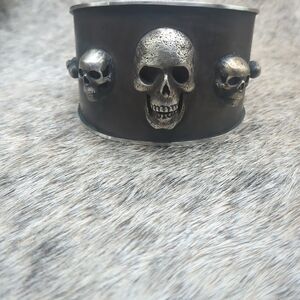 Skull Design Black and Silver Bracelet
